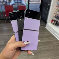 Samsung Galaxy Flip 4 