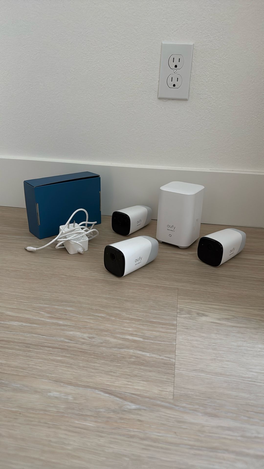 Eufy EufyCam 2 Pro 2K - 3 Cameras And Base
