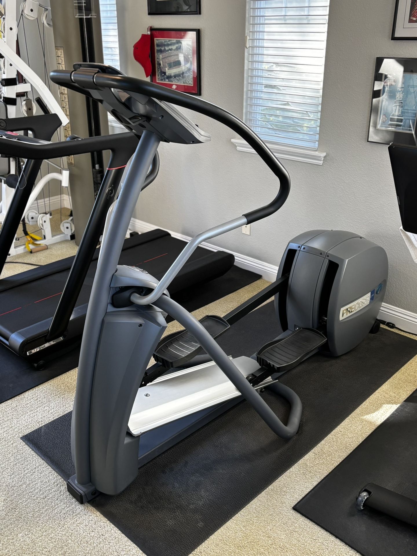 Precor EFX 5.21i Elliptical – Premium Gym Quality – Excellent Condition - Pro Delivery Available