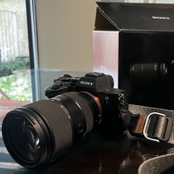 Sony Alpha a7IV Mirrorless Camera - (Body Only, Used) + Peak Design Bag & Strap