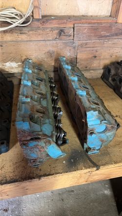 1975–1978 D5TE Ford cylinder heads for the 351 Windsor