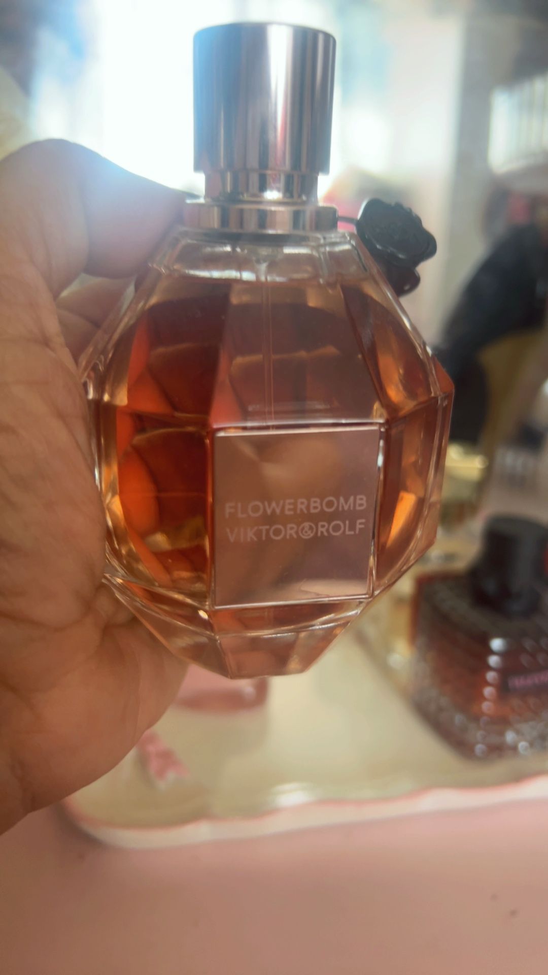 Perfume Flower bomb Viktor& Rolf 