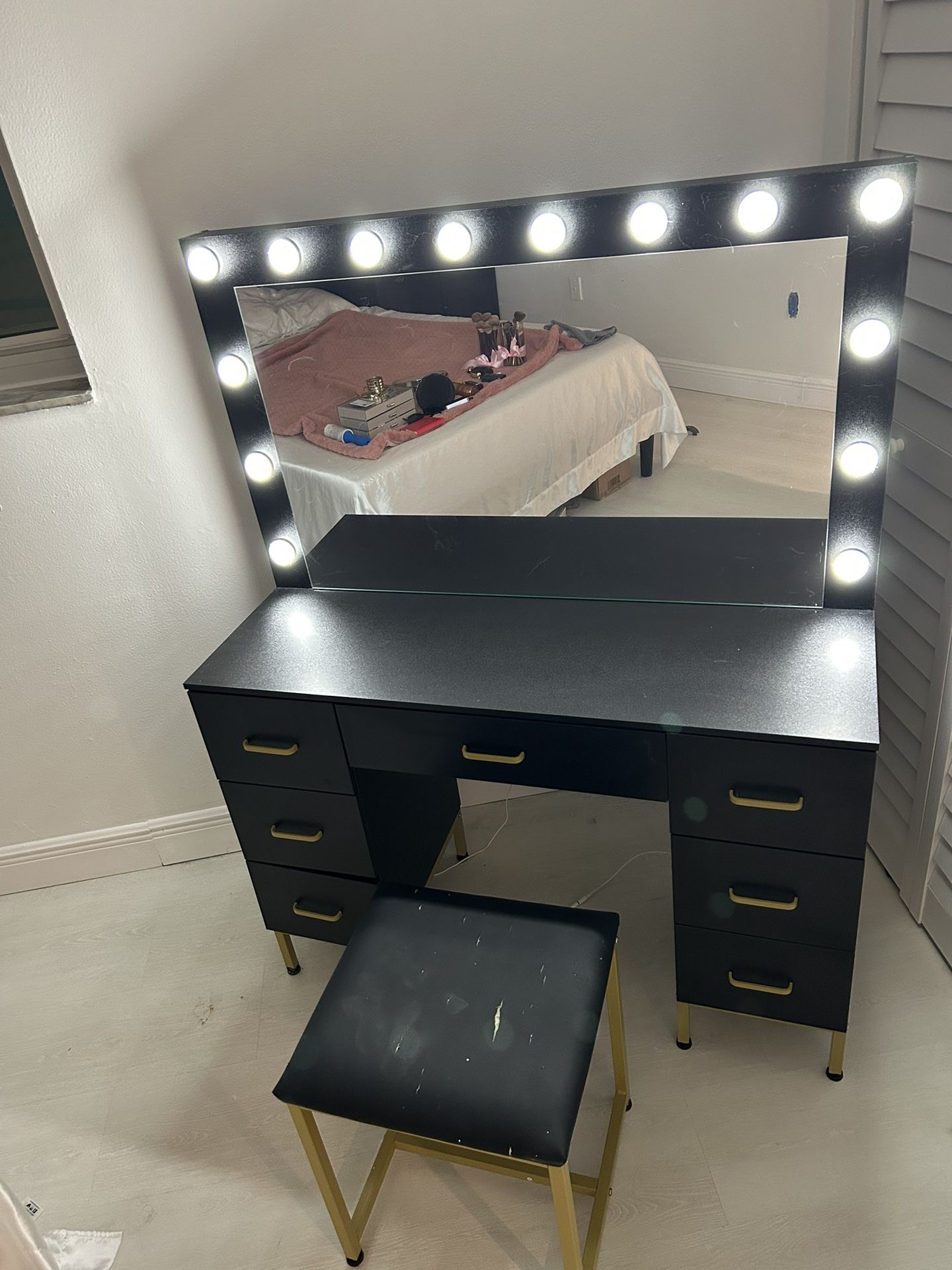 Make Up Vanity