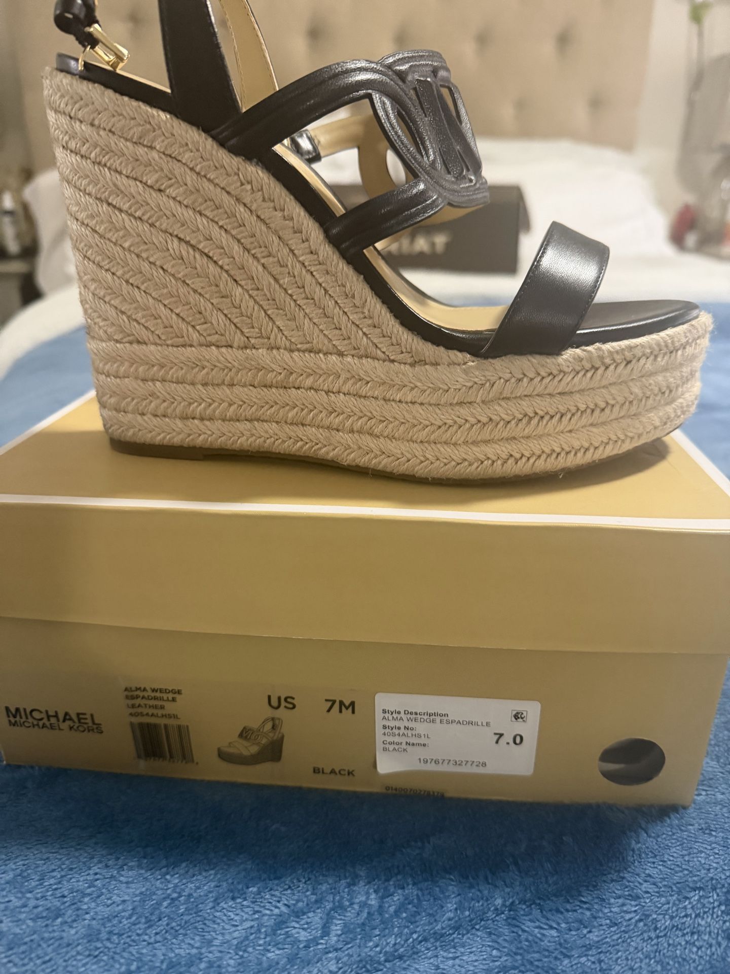 Michael Kors size 7