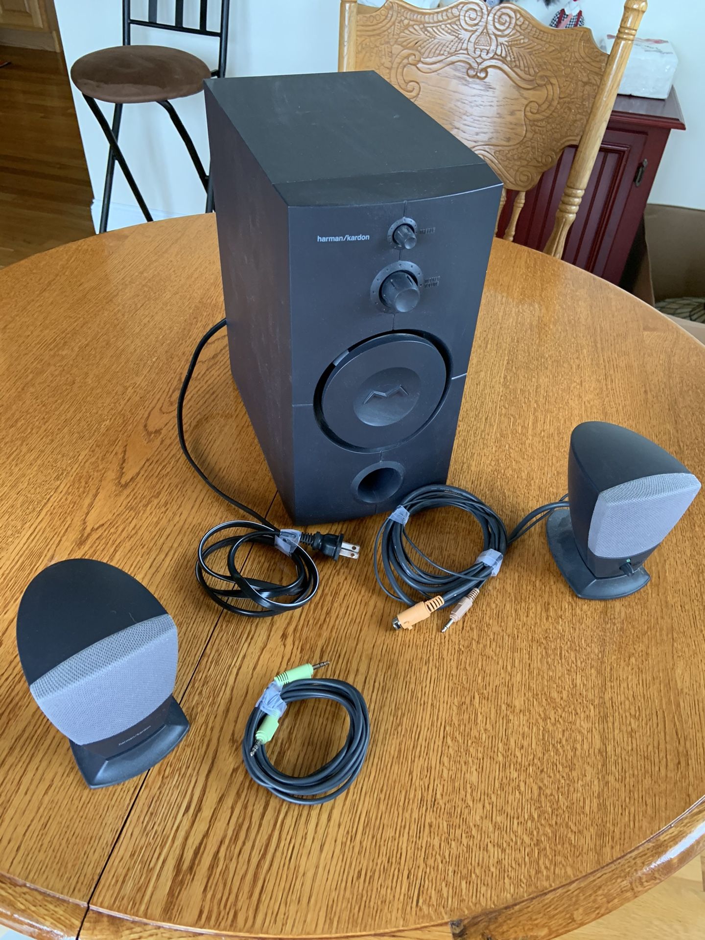 Harman-Kardon 30 watt speaker system