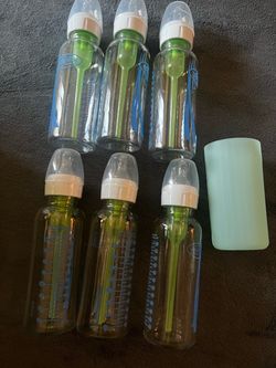 Brand New Dr. Brown’s Glass Anti-Colic 8oz Bottle