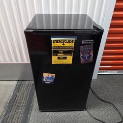 Magic Chef Mini Fridge 