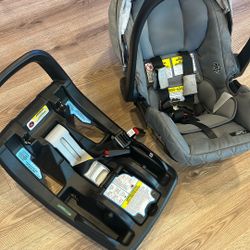 Graco Premier Snugride Snugfit 35 LX Infant Car seat And Click Connect Bases (2)