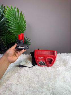 Milwaukee Xc5.0 High Output & Charger M12