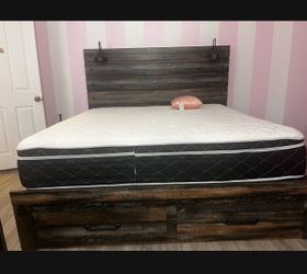 Bed+dresser $250 👀