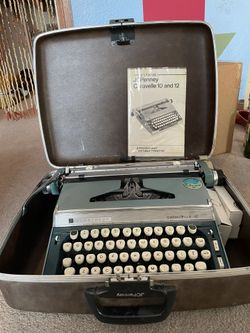 Antique Type Writer 