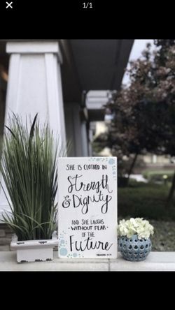 Wood sign decor