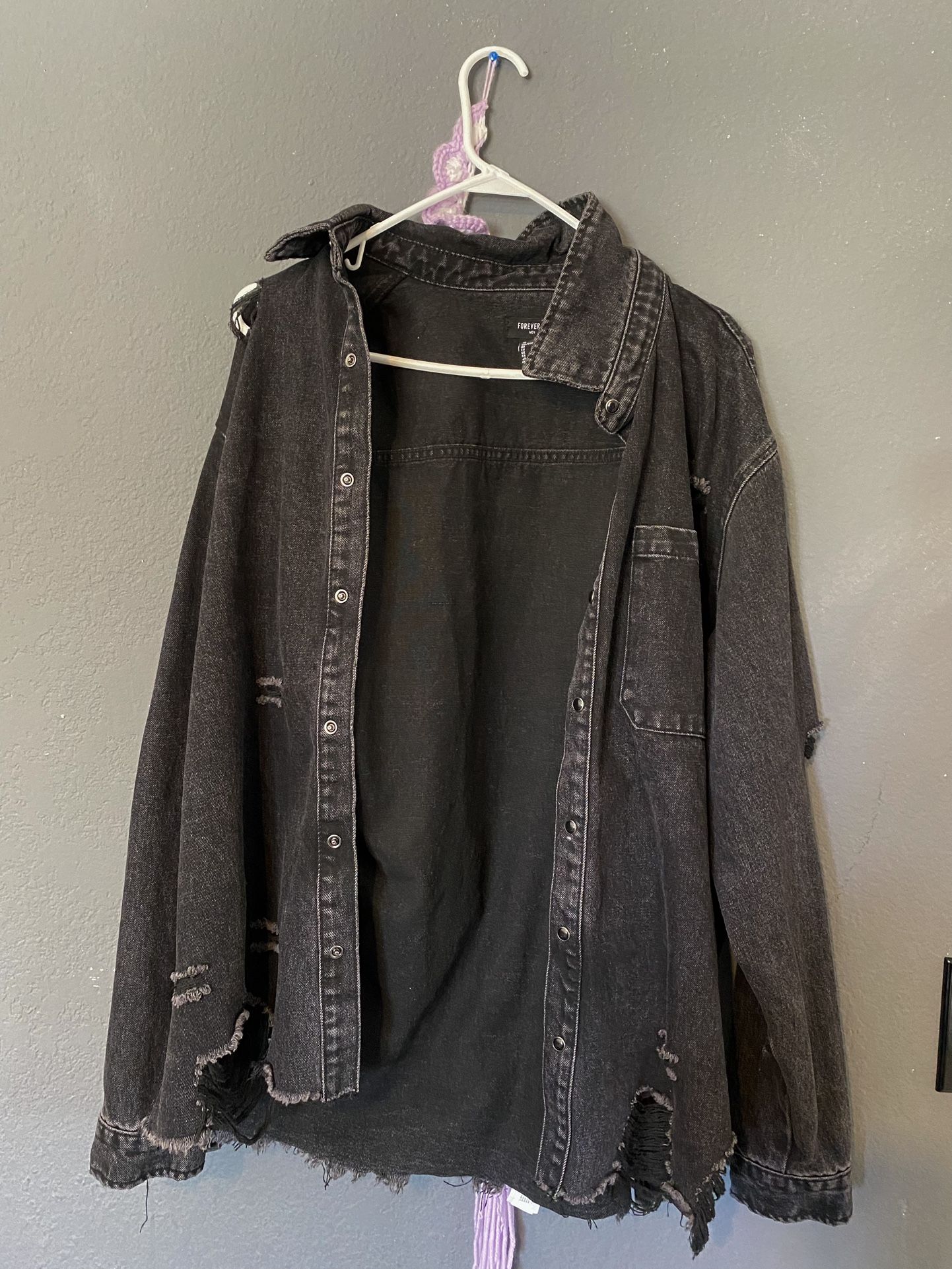 Mens Black Denim Jacket - Forever 21 (Like New)