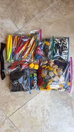Knex K’nex 1500 pieces with wheels