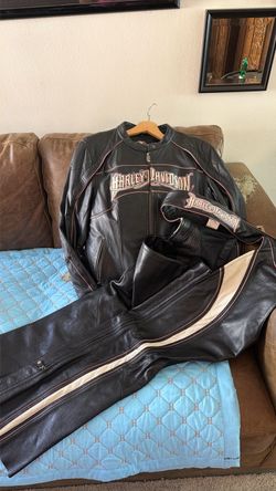 Harley-Davidson Women's Leather Jacket and Pants Set