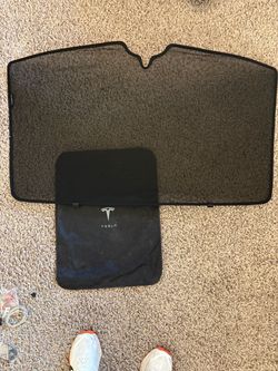 Tesla X front window sun shield and bag