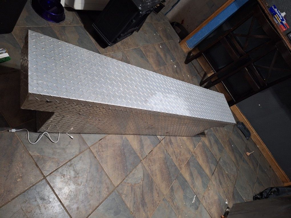 Truck Bed Tool Box