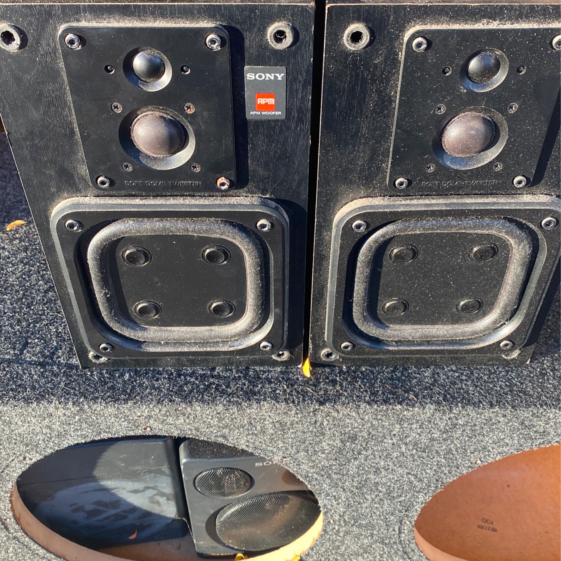 Sony Speaker Sets (2) Subwoofer Box And Stereo