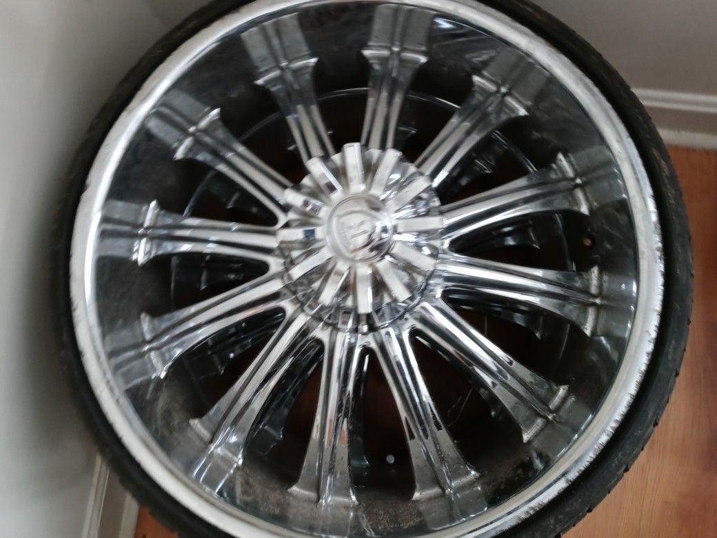 22inch rims off my 08 lexus will fit infiniti or crown vic universal needs one tire asking 600