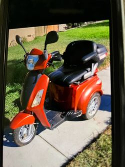 Electric Wheelchair/ Tricycle