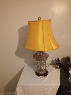 Chinese Porcelain Table Lamp with Shade