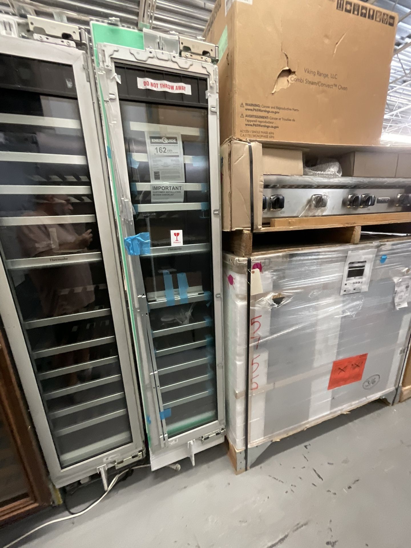 Thermador 18” Built-In Wine Cooler – Model T18IW905SP – NEW