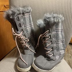 snow boots