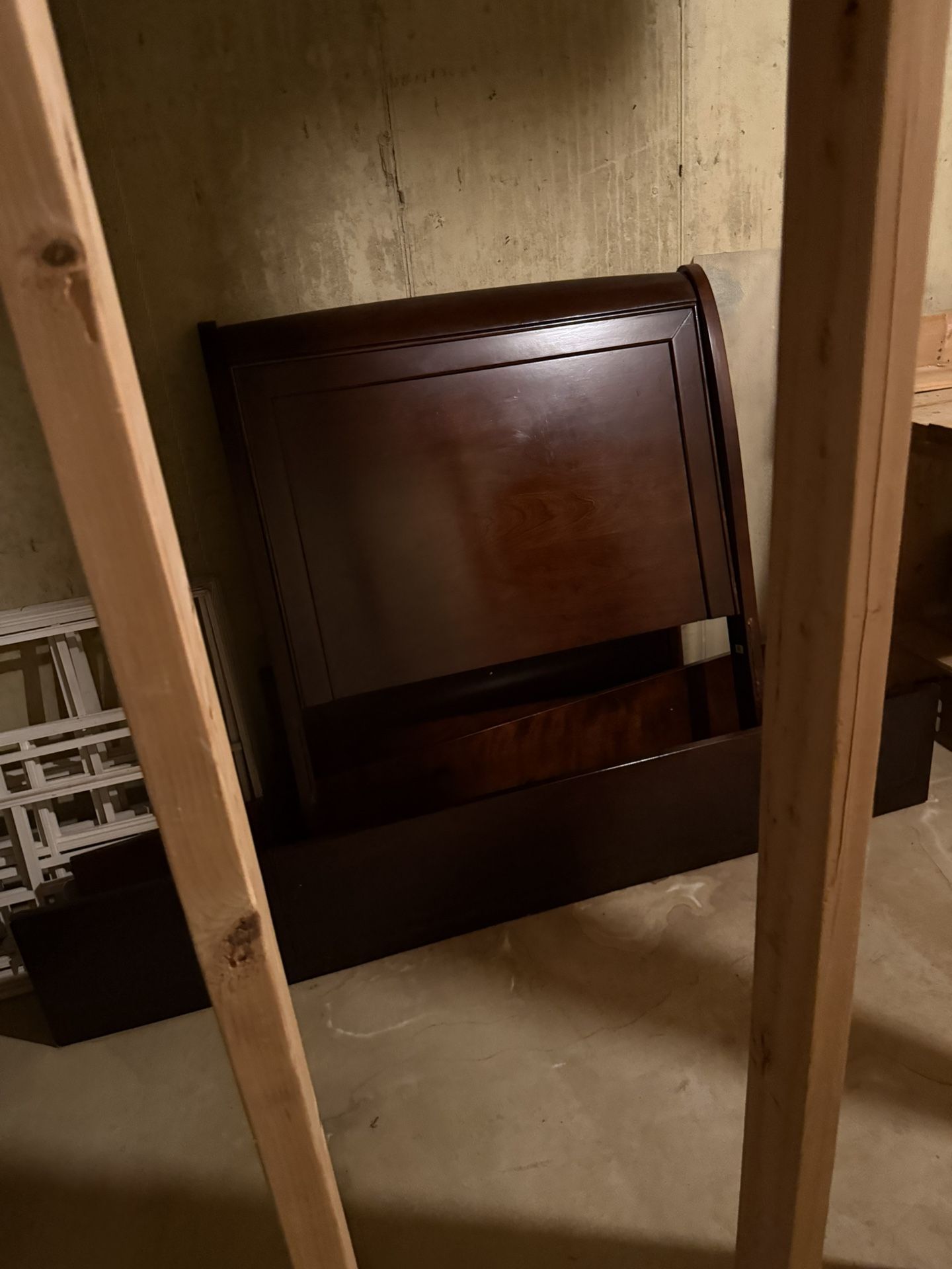 2 Twin Beds With Mattress