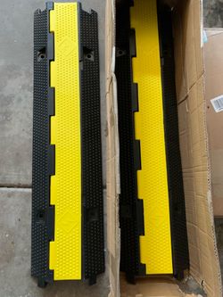 New 2 Pack Rubber Cable/ Hose Protector Ramp