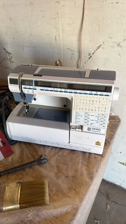 Viking Husqvarna Sewing Machine 1100