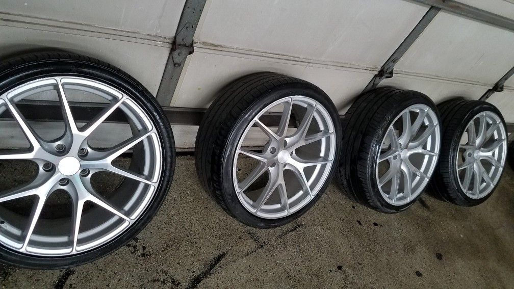 20 inch ESR rims on 245 35 20 Toyo tires for Sale in Addison, IL - OfferUp