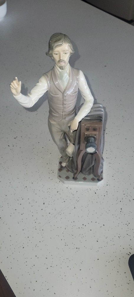 Lladro #5195 "Say Cheese" Photographer Figurine (1985) 13” Tall RARE