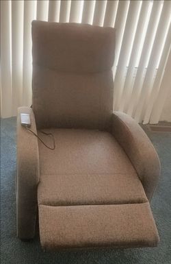 Brand New Massaging Recliner Chair – Never Used!