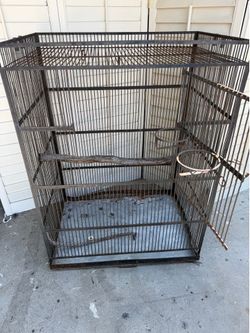 Cage the metal big The tray needs replacing.