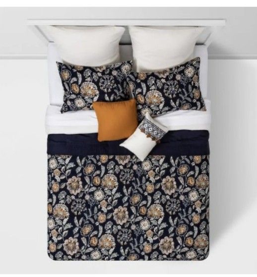 target King 8pc Sumner Comforter Set Blue - Threshold Navy Blue, floral