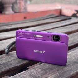 Vintage Sony Cybershot Y2K Digicam 