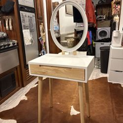 SMALL VANITY 