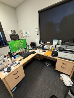 Corner desk