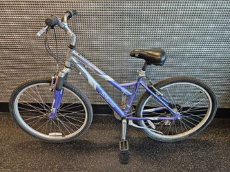 Schwinn 26" 21-Speed Hybrid Mountain / Road Bike - Front Shocks - Comfort seat w Suspension - Light 17" Frame - TUNED and Ready to Ride! (MSRP $320)