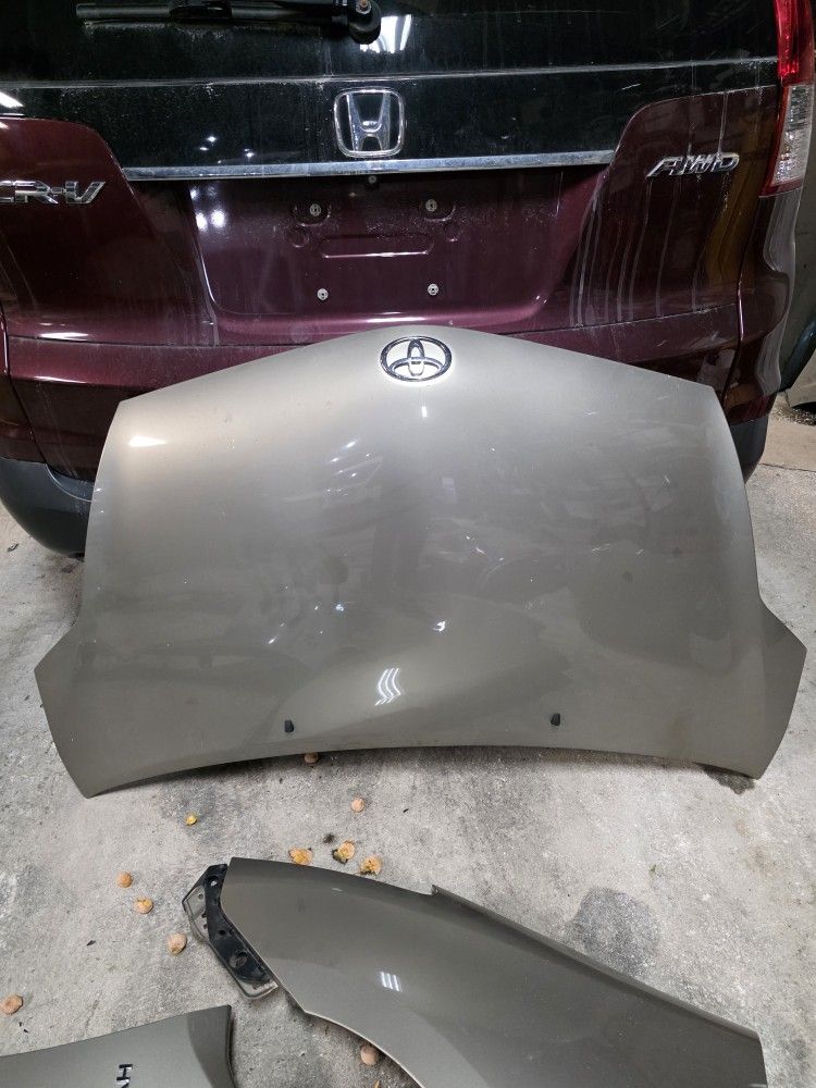 OEM 2004-2009 Toyota Prius Hood *gold*