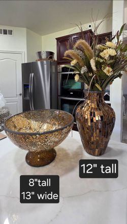 Gold 2 pc set home decor