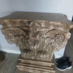 Huge pillar table