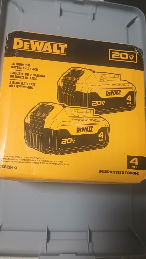 2025 DeWalt 4ah XR Batteries 20 volts 2 pack!!