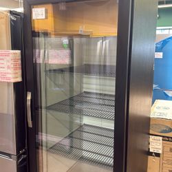 Kutano Merchandise Refrigerator display 