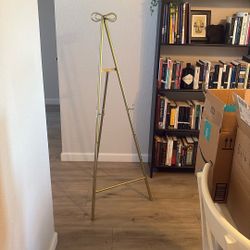 Gold Bow Easel