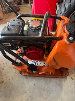 Multiquip Plate Compactor w/ Honda Motor - 48 Hours / Compactadora Multiquip c/Motor Honda - 48 Horas