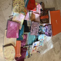 30+ IPSY makeup bags