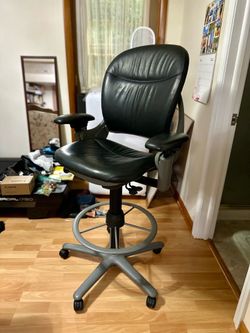 Steelcase Leap Leather Drafting Stool (missing height adjustment)