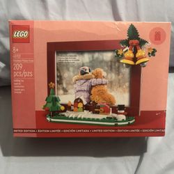 Lego limited Edition Christmas Picture Frame Brand New 