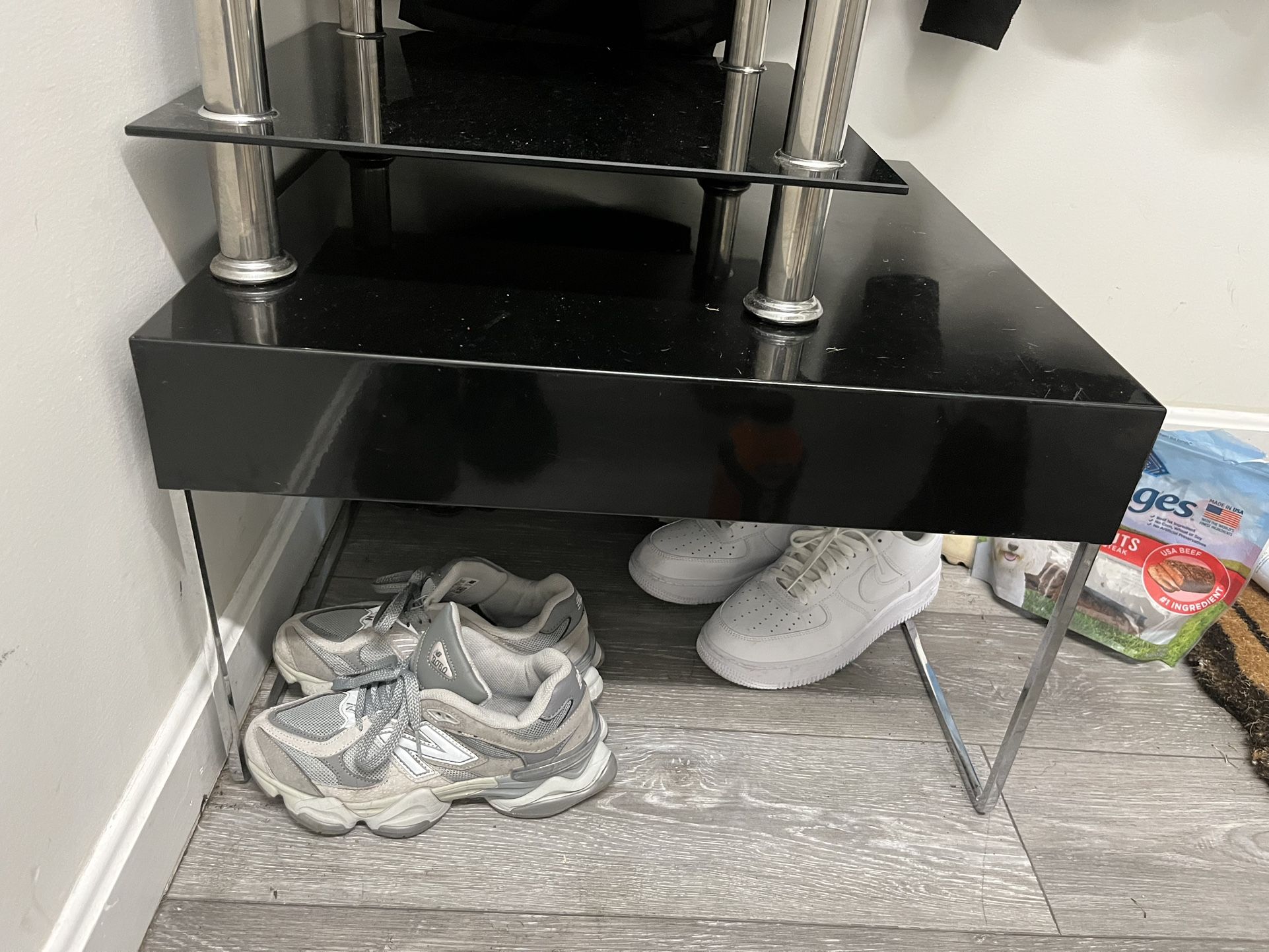 Black Solid Table